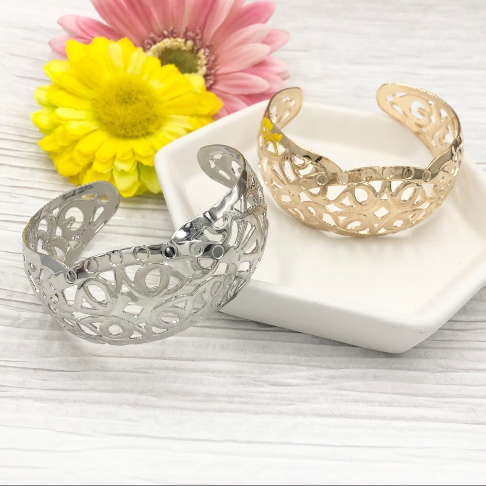 🍀 Filigree Metal Cuff Bangle Bracelet